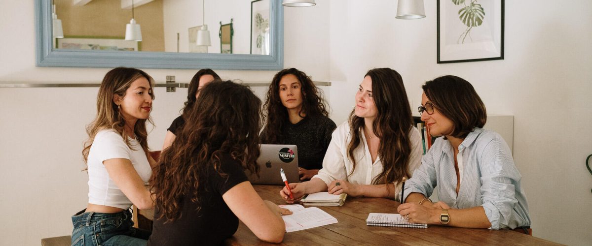 Lever les tabous sur la manière dont les femmes vivent le monde du travail Boîte de réception